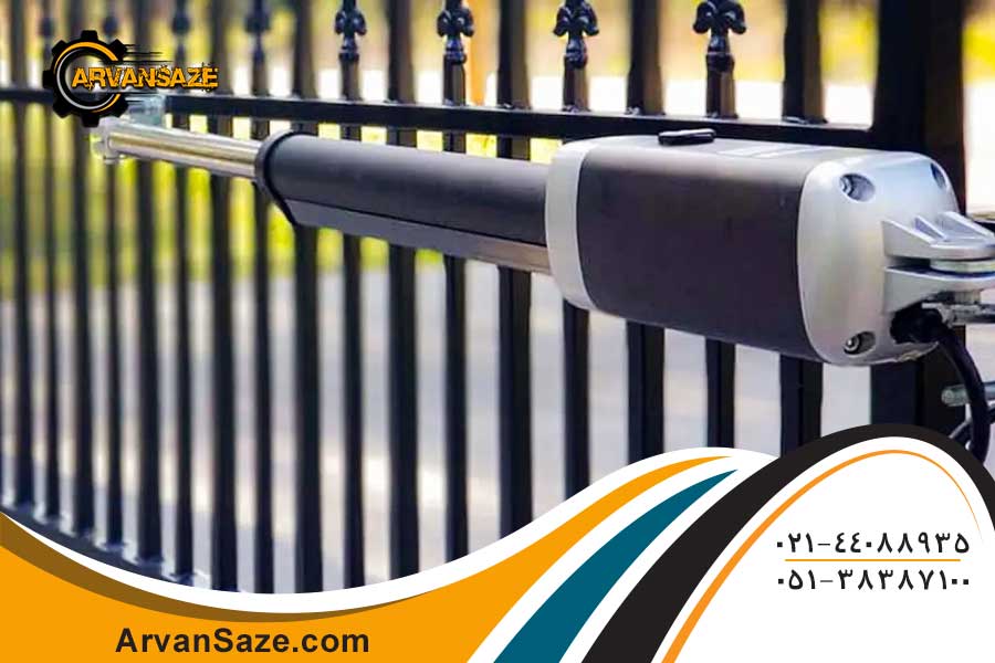 بازوی جک درب، نصب شده روی درب ورودی ویلا